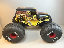 SPIN MASTER MEGA GRAVE DIGGER MONSTER JAM TRUCK R/C 1:6 SCALE - NO REMOTE 66804
