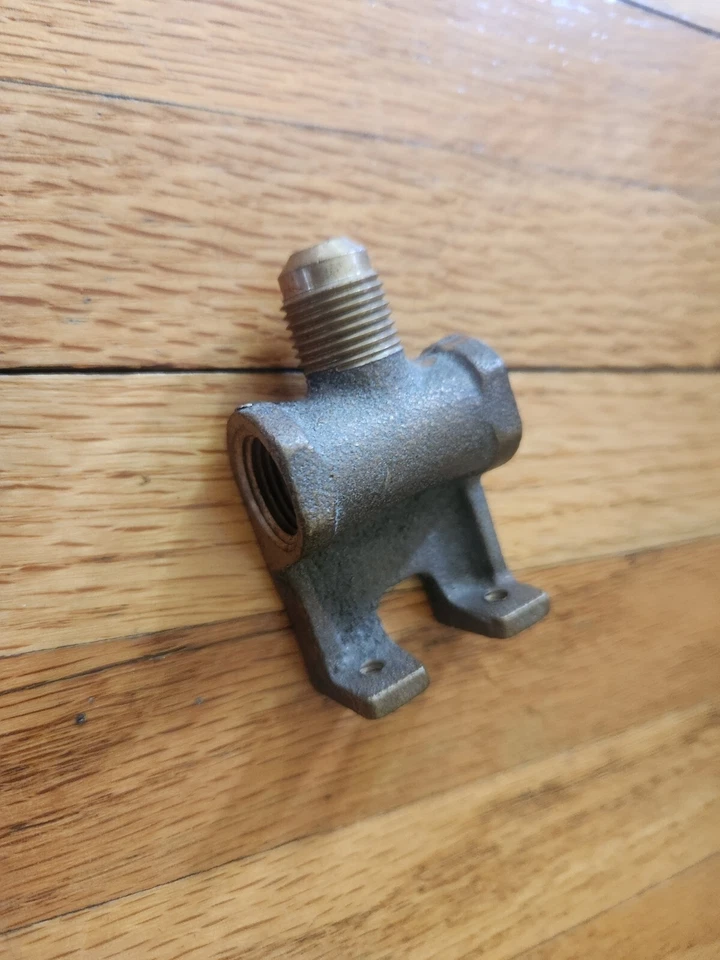 Газовый гриль CHARMGLOW латунный Т-клапанный коллектор MCM # 38300 - Изображение 2 из 3