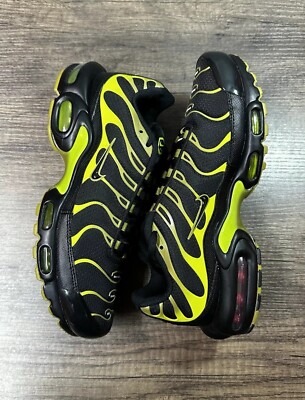靴 Nike Air Max Plus \"Pacific Moss\" Amazon.com | Nike Men's Air Max Plus Black/Black-Cyber