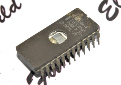 Puce EPROM Intel D2732A 21V DIP 24 Broches - Vintage 1982 - U9360190S/U5460702S