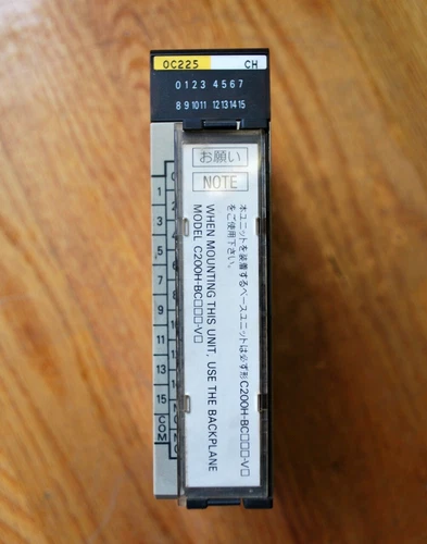 Omron C200H-OC225 PLC 25VAC 24VDC Output Unit. - USED