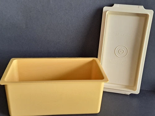 VTG Tupperware Butter-Cheese Keeper Dish/Container #639-11, Gold, Made in USA