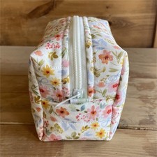 Floral Quilted Fabric Makeup Bag, Green Gingham Lining, Zipper Closure Large 