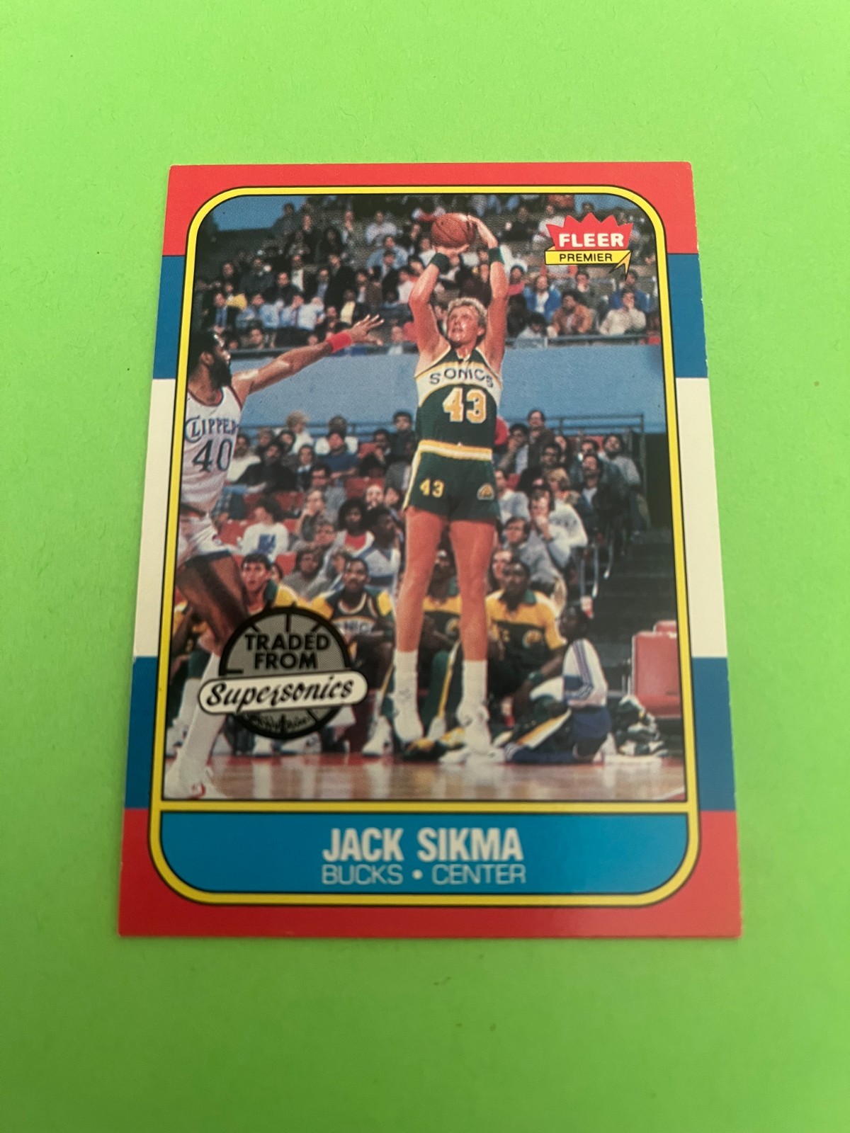 Fleer 1986-87 Jack Sikma Card  # 102 Milwaukee Bucks