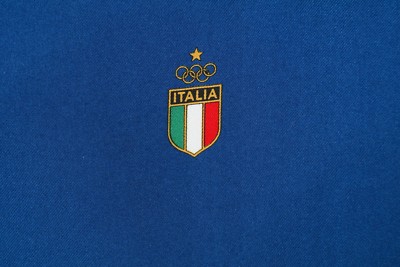 Foulard Valentino En Soie 100% – Occasion Bon état, Fabriqué En Italie, Multicolore Géométrique