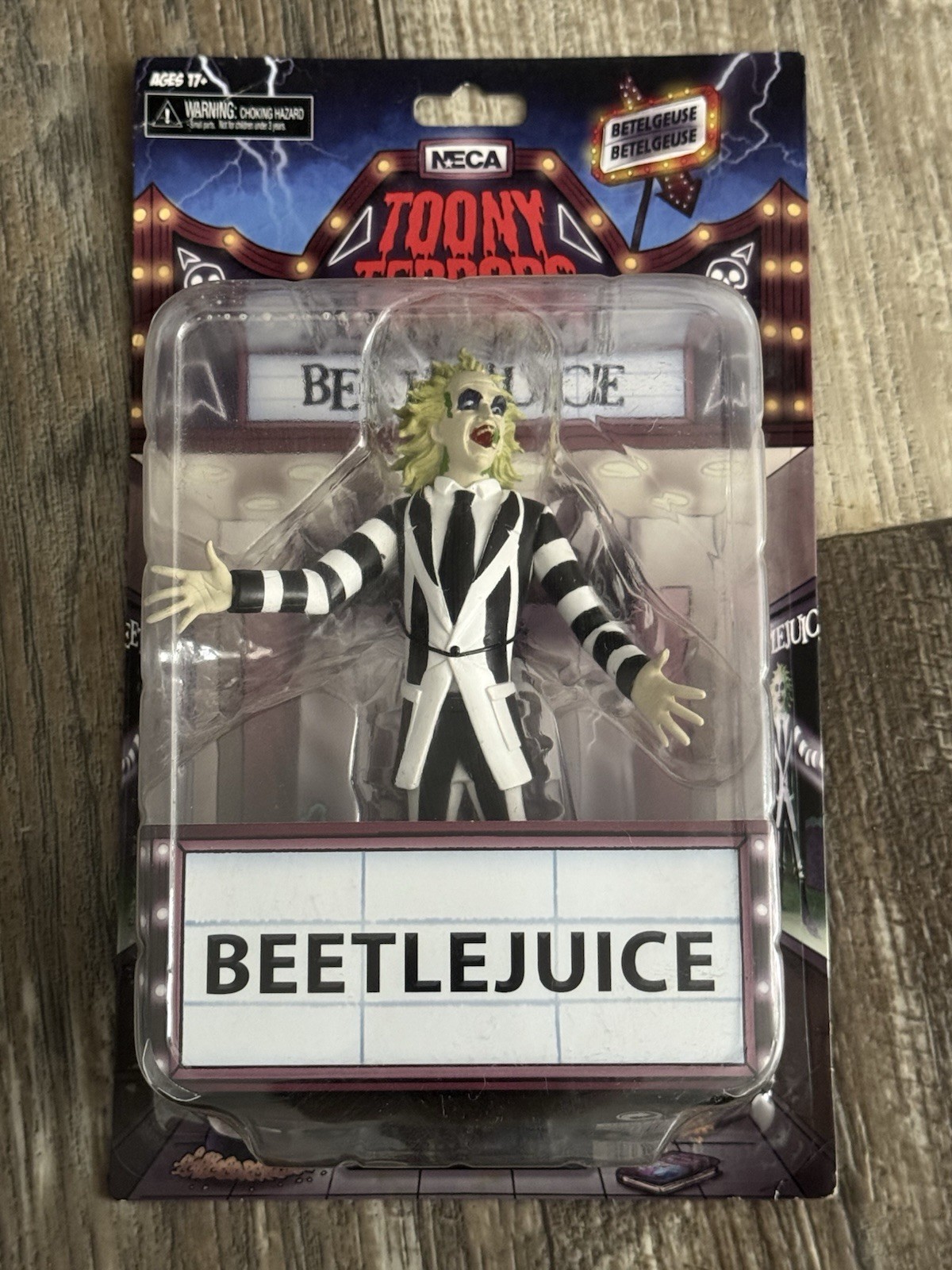 NECA Beetlejuice Action Figure Toony Terrors Boxed w/ Bonus Backdrop Display