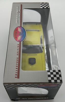 1/18 Highway 61 1971 Challenger R/T SuperCar Collectibles Yellow