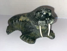 Original Alaskan Eskimo Inuit Hand Carved Solid Soapstone Walrus Signed "ET III"