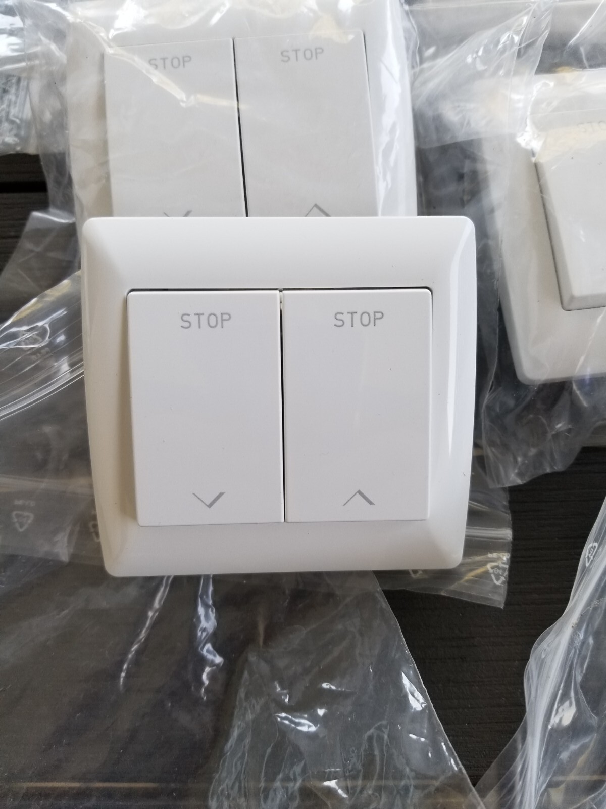 Inverseur Simu 2007244 commande murale fixe pour remplacer un interrupteur de volet bloqué