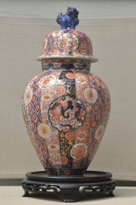 Antique Japanese Imari Koransha Fukagawa porcelain temple jar vase Meiji Period
