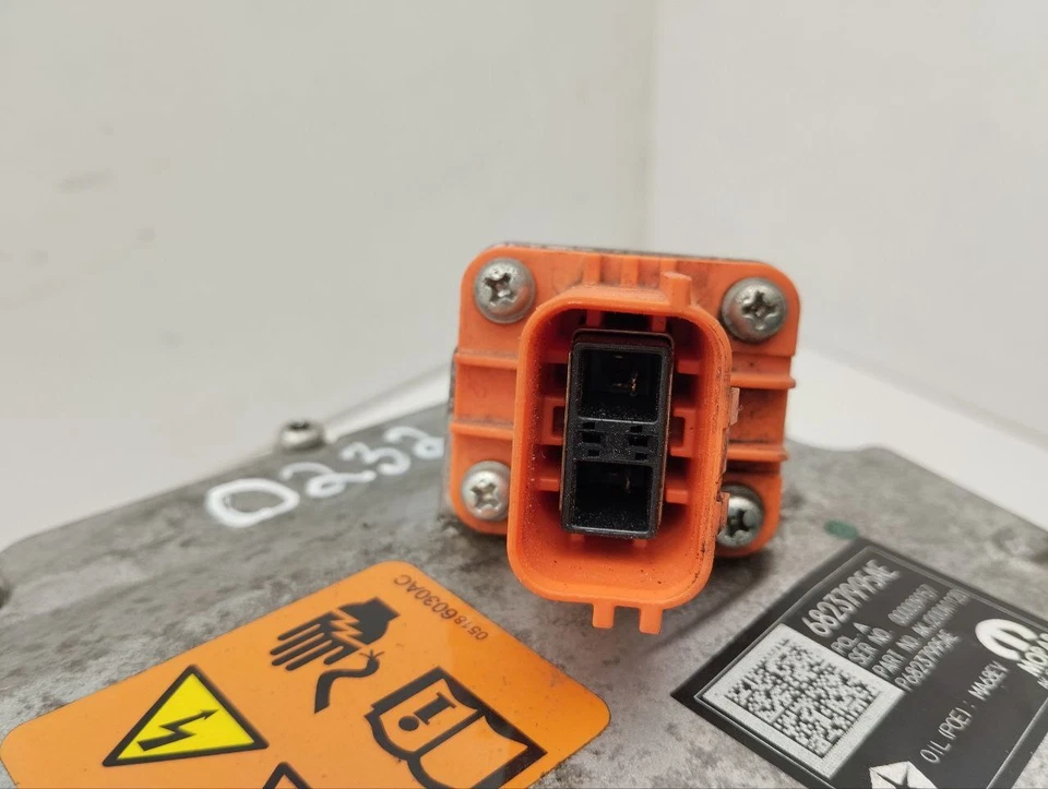 Compressor, air conditioning Chrysler Pacifica 2018 68237995AE - Image 3 of 4