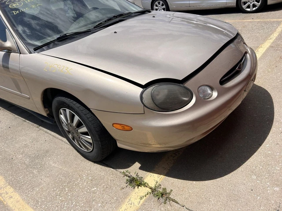 (LOCAL PICKUP ONLY) Hood Fits 96-99 TAURUS 550065 Foto 2 de 2