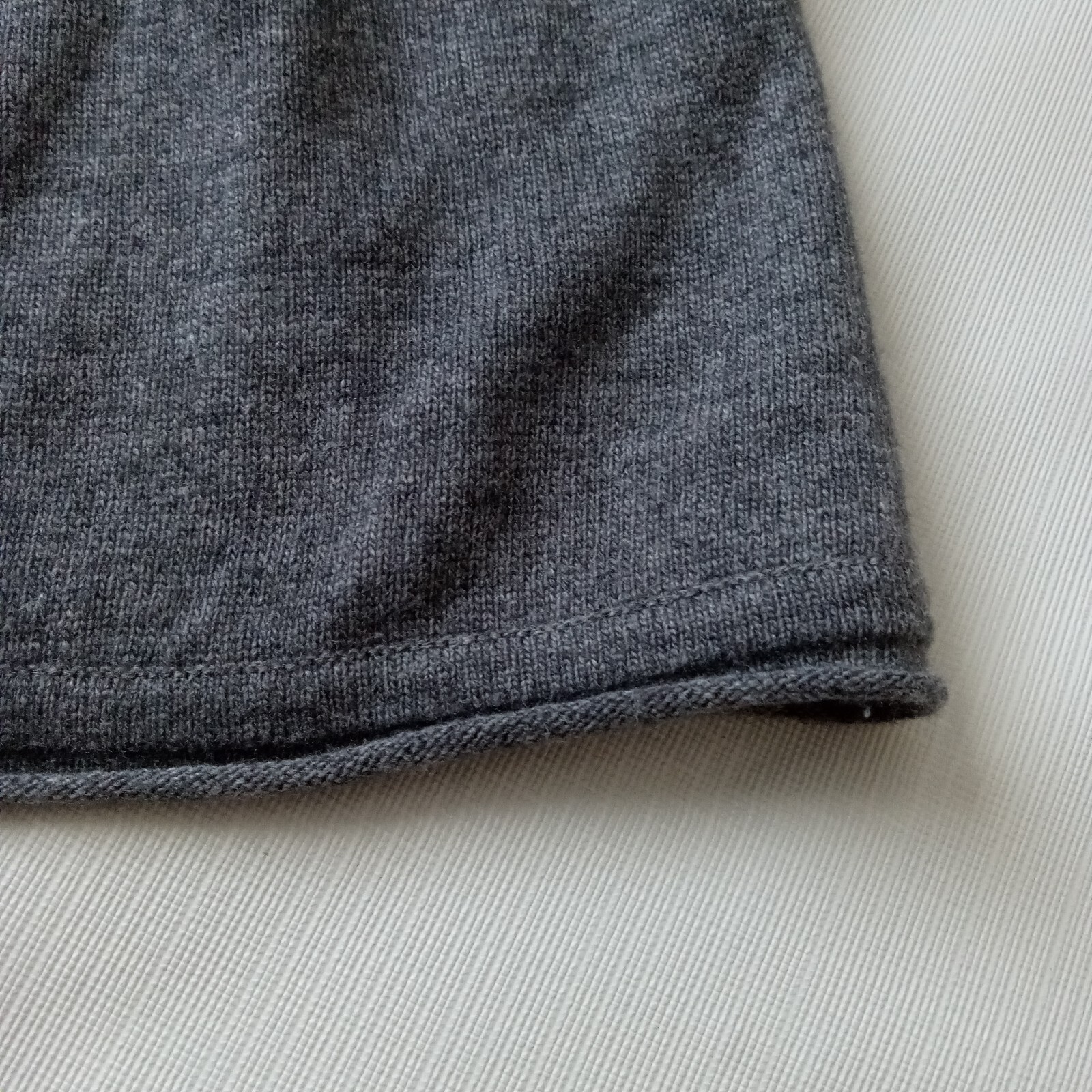 BCBGMaxAzria Solid Grey Long Sleeve Lightweight W… - image 8