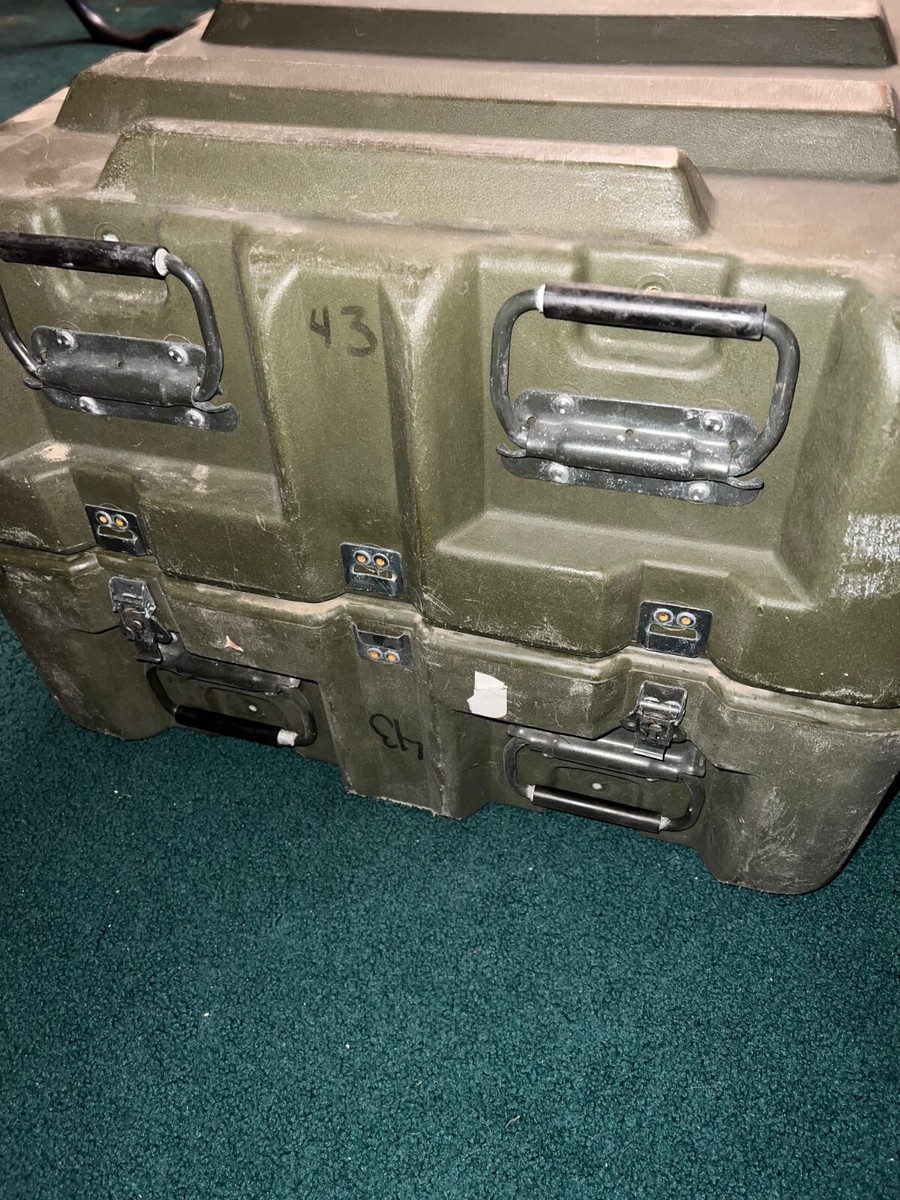 US Military Surplus Pelican Hardigg Mobile Weapons 12 Rifle US Military Surplus Pelican Hardigg Mobile Weapons 12 Rifle