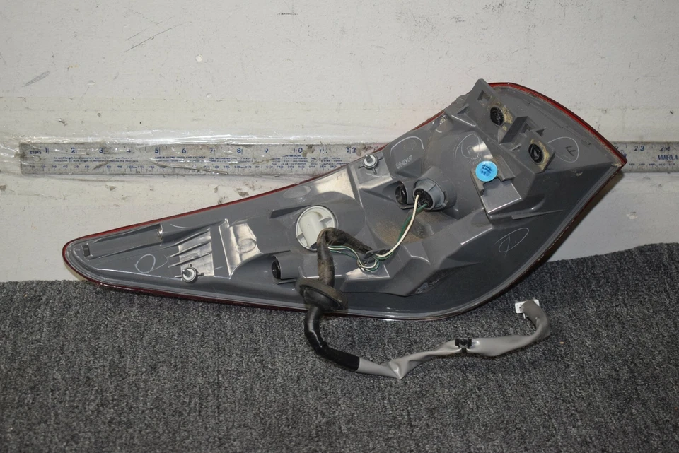 Conjunto de luz trasera izquierda Infiniti NISSAN OEM 16-17 Q50 265554HB0C Foto 4 de 4