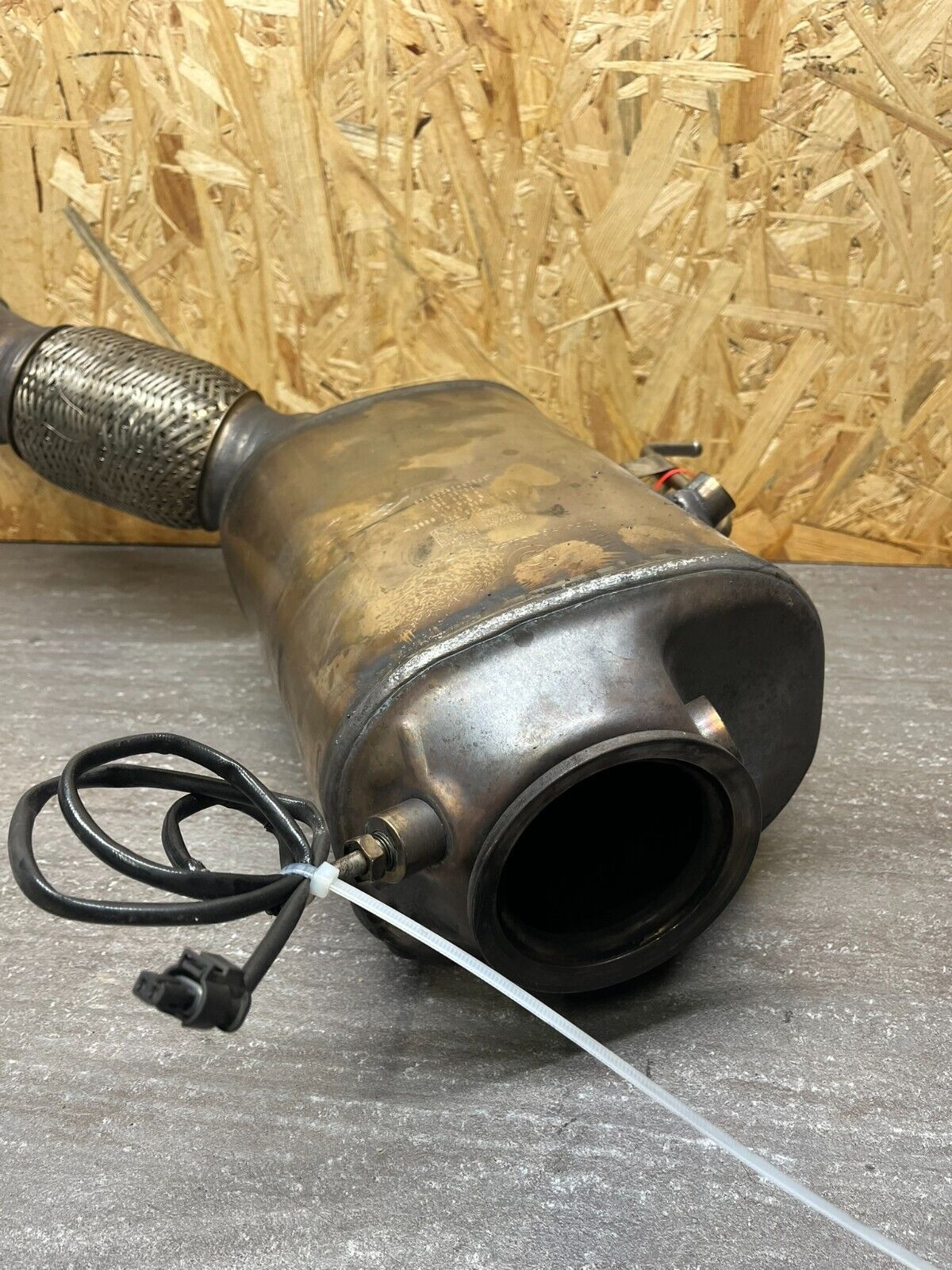 Picture 2 of 9