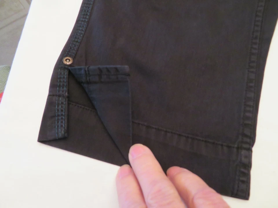 Pantalones cortos de mezclilla negros para mujer OILILY DELVIL bordados banda en la cintura remaches talla 36 Foto 4 de 4