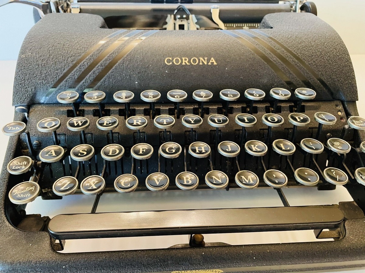 Corona Silent Typewriter 2S 76797 Smith-Corona WWII Era U.S. made
