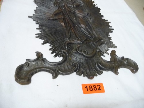 1882. Alte Gusseisen Wandplatte Relief Heiligenbild Deko Platte - Bild 3 von 5
