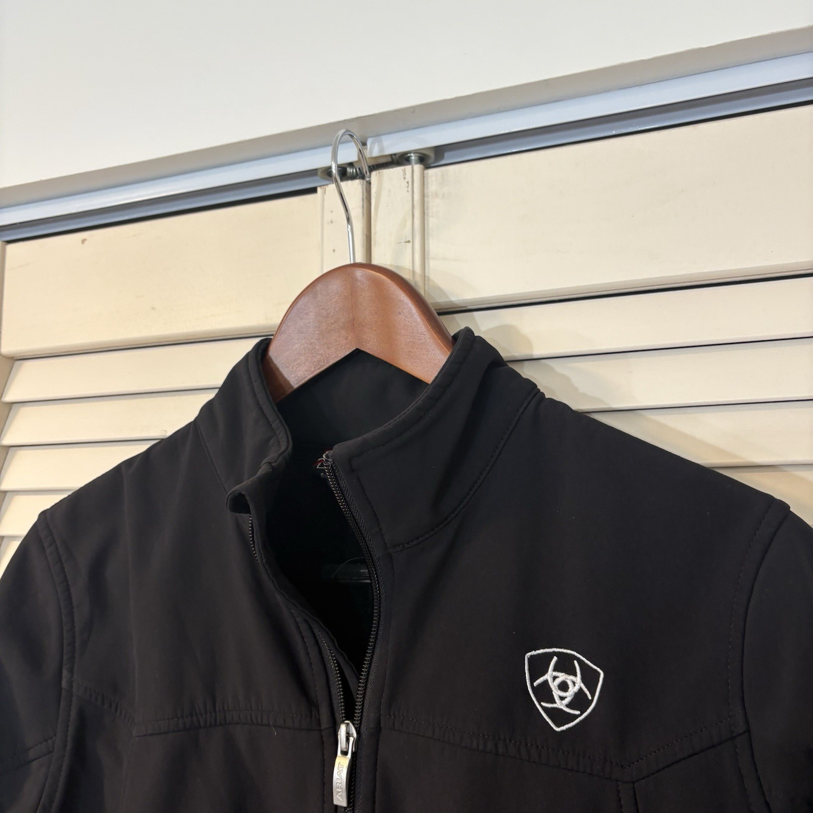 Ariat Women’s Softshell Jacket Size Medium Black … - image 3