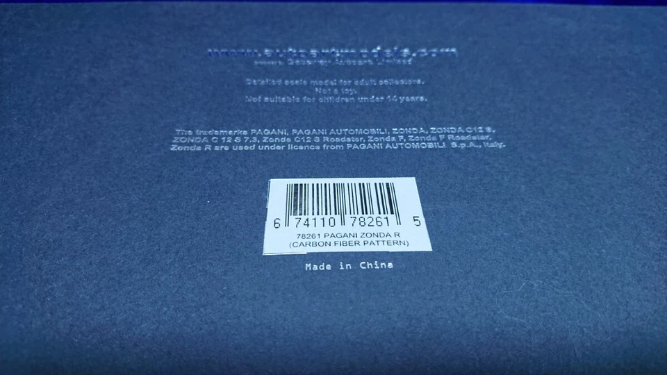 AUTOart Pagani Zonda R 1/18 из углеродного волокна узор литая автомобиль подпись - Изображение 2 из 4