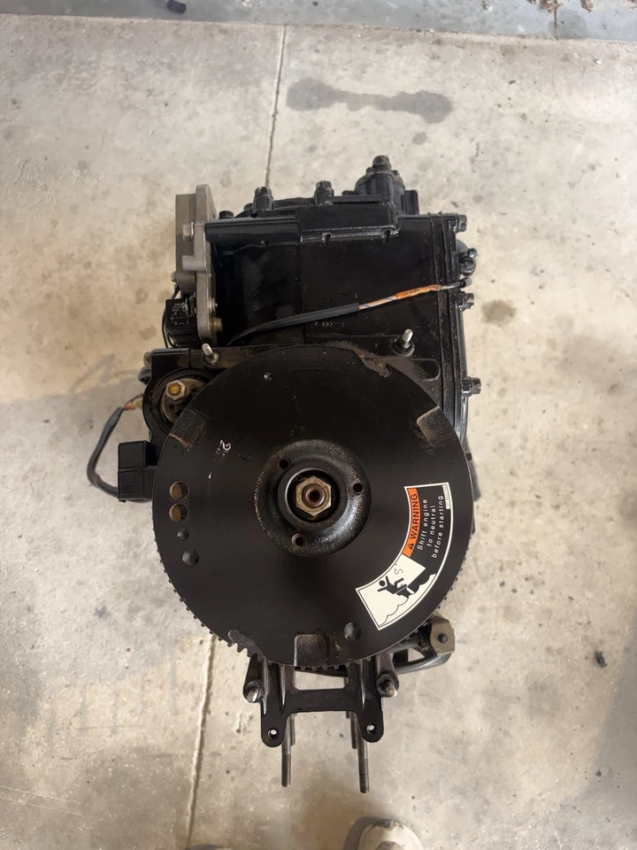 Cárter de cilindro eléctrico Mercury 4 cilindros 100-115-125 HP Foto 4 de 4