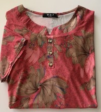 W&J Fashion Blouse Shirt Top Short Sleeve 3 Button Gold Accents Pink Size L/X