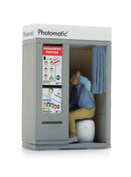 Artitec 387.684 - 1:87: Passfotoautomat Mit Figur - NEU + OVP
