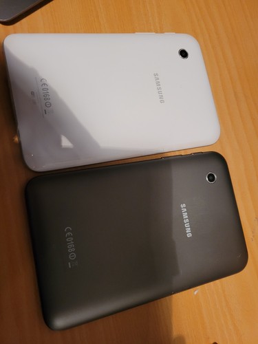 2 x Samsung Galaxy Tab 2 GT-P3110 8GB 7 " Tablets White/Black Battery No Charge - Picture 2 of 2