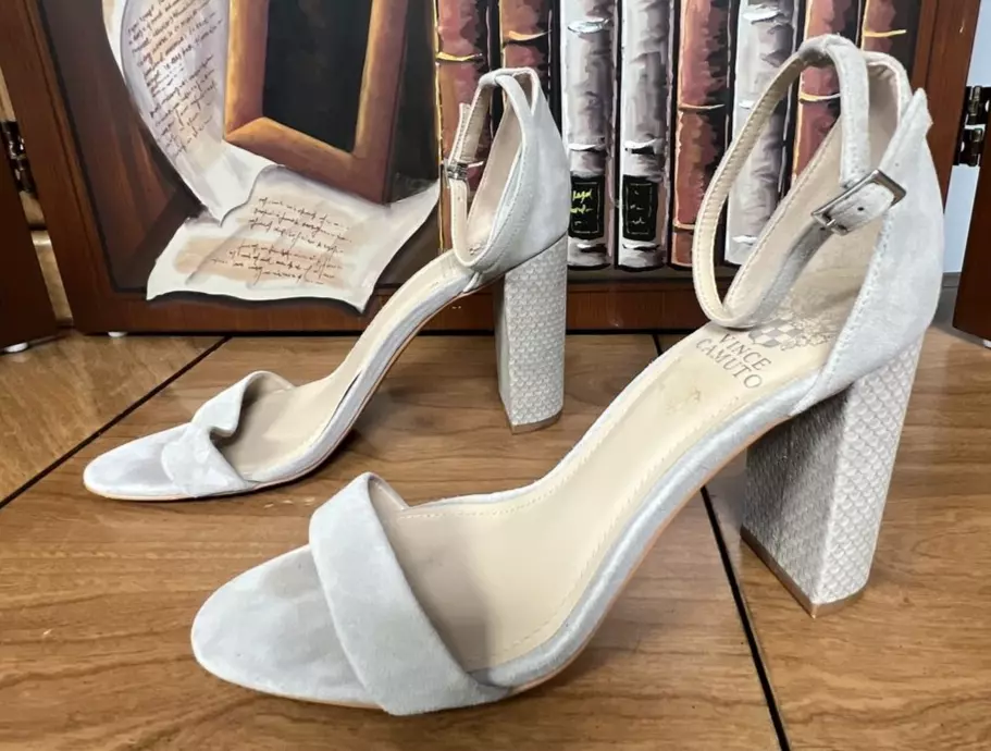 Vince camuto store grey heels