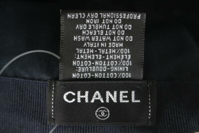 Chanel 22P 2022 White x Navy Blue Charm Icon CC Logo  display picture 1