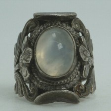 Vintage Ornate Silver  Moonstone Floral Design Ring Size 7 1/4