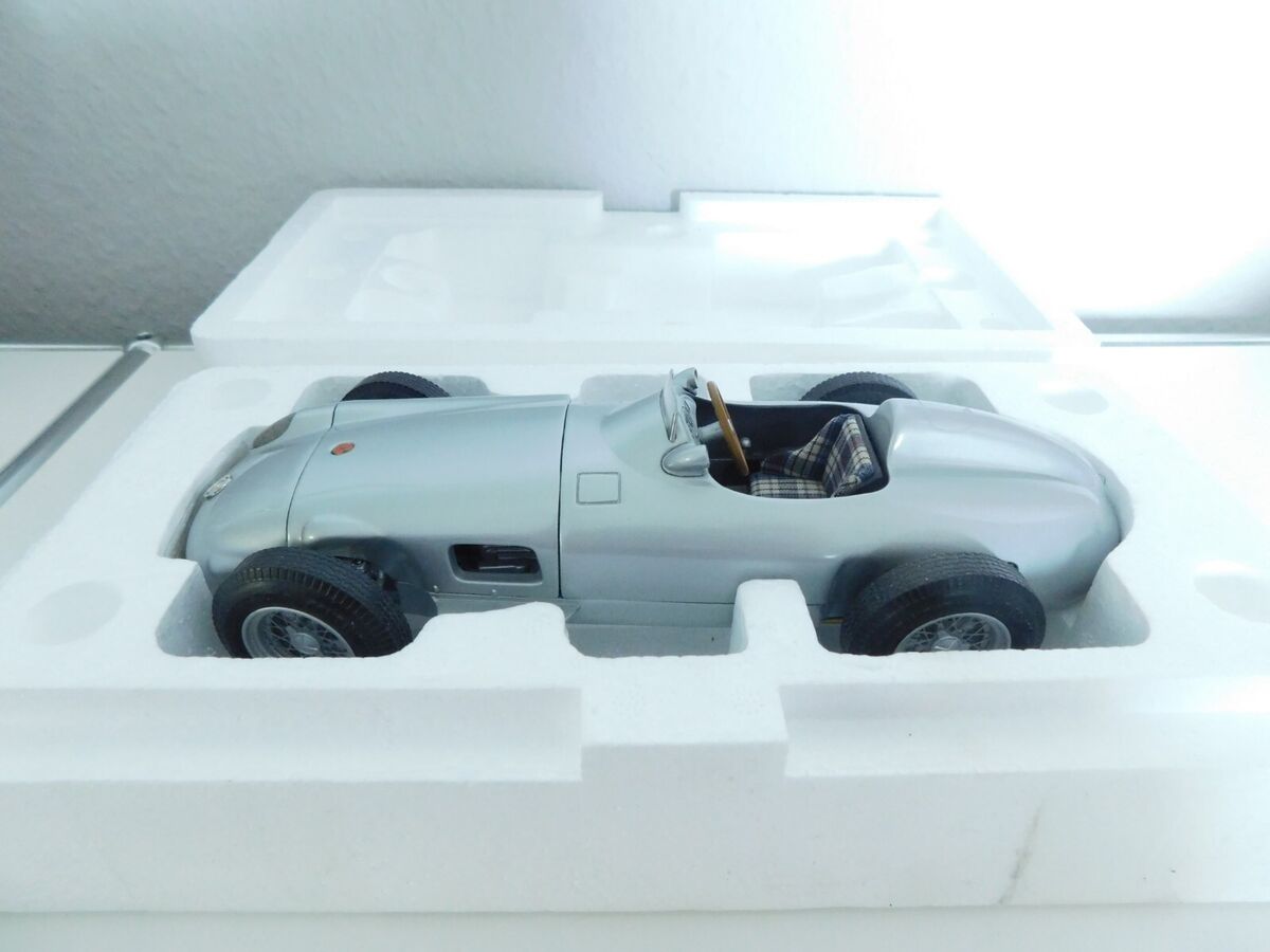 CMC M-006 * MERCEDES BENZ W196 SILBERPFEIL MONOPOSTO * 1955 CMC M-006 * MERCEDES BENZ W196 SILBERPFEIL MONOPOSTO * 1955