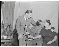 Usando un jardinero izquierdo de bronceado hawaiano profundo Hank Greenberg Detroit con foto de 1941