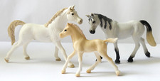 Schleich Araber: Stute 13908, Hengst 72153, Palominofohlen 83045