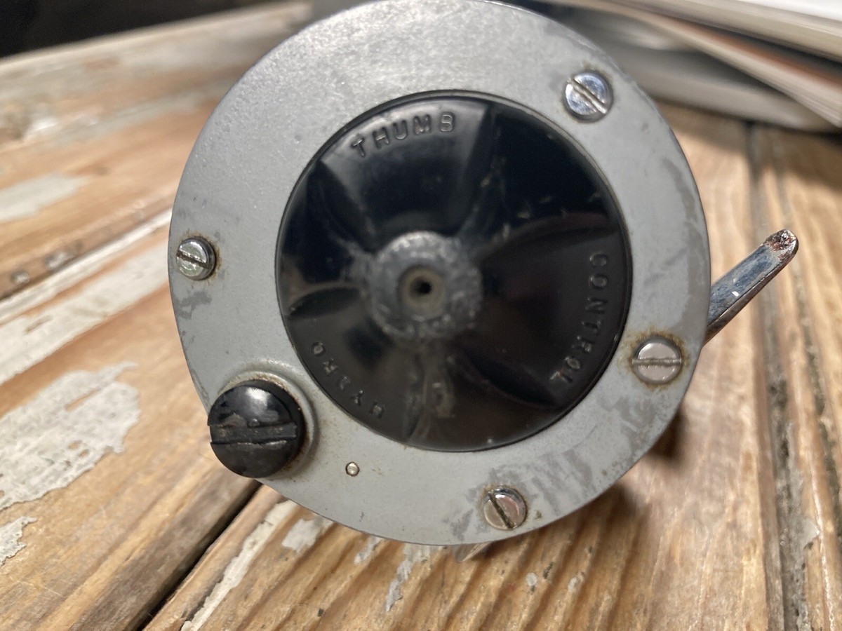 Vintage Fishing Casting Reel Pflueger Supreme 512 USA 1960s