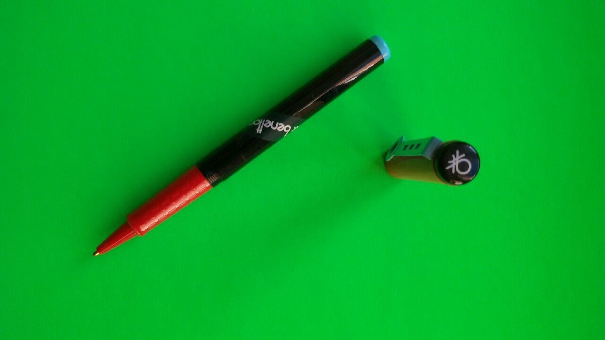 Stylo à Bille Vintage BENETTON Noir Et Rouge à Visser - Neuf Sans Emballage, Modèle Michel OKS