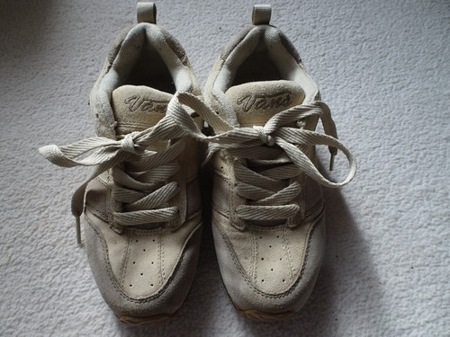 Vans beige Swede Sneaker mit Schnürung - UK Gr. 3,5 guter Zustand