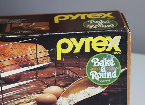 Vintage 1970s Pyrex Bake a Round Glass Tube with Holder with Box - Picture 6 of 13