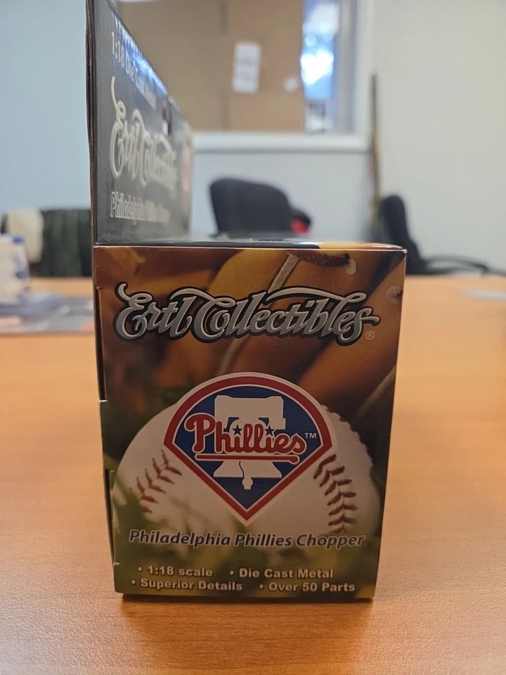 ERTL OCC PHILADELPHIA PHILLIES CHOPPER TOY MOTORCYCLE 1:18 FROM  LOCAL ESTATE - Image 4 of 4