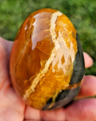 ''2.8 Natural Russian Yellow & Black Simbercite Egg