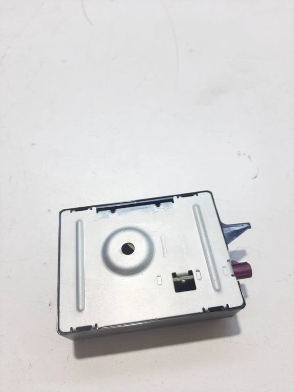 BMW 5 F10 F11 2013 Aerial antenna amplifier 9230911 DMT2266 - Image 3 of 4