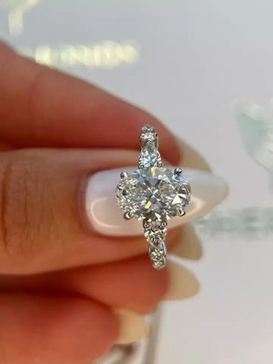 2.50CT Oval-Cut VVS1 Moissanite Solitaire Engagement Ring 14k White Gold Plated