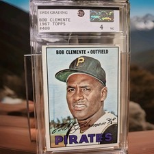 1967 Topps - Roberto Clemente #400 Bob on Card   SWDI Graded 4