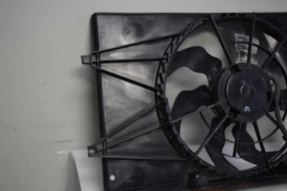 2007-2010 HYUNDAI ELANTRA РАДИАТОР ВЕНТИЛЯТОР ЗАВОДСКОЙ OEM - Изображение 2 из 4