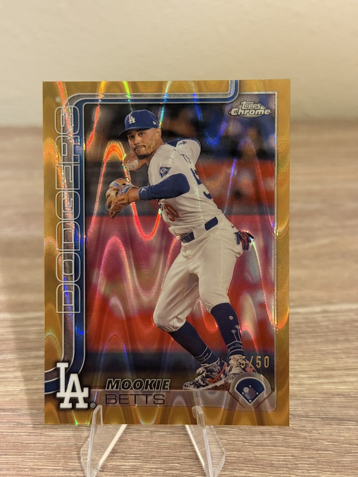 2025 TOPPS CHROME "GOLD RAYWAVE" REFRACTOR #50 MOOKIE BETTS DODGERS SP #35/50