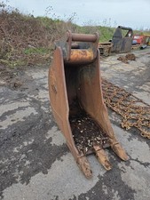 Narrow trench Digging Bucket for excavator 20 ton
