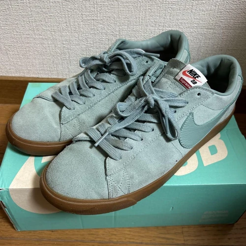 Baskets basses homme 10,5 US Supreme Nike Sb Blazer collection originale sport