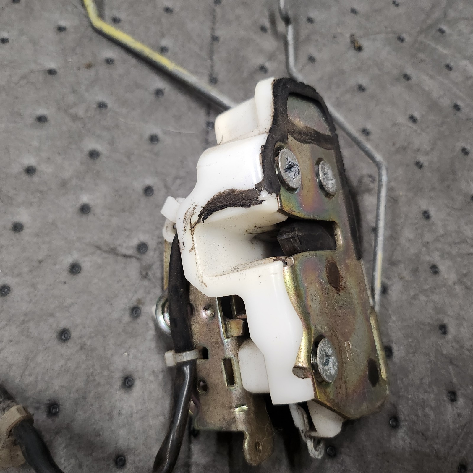 90 91 Honda Civic Hatchback OEM Passenger Right door lock latch catch assembly