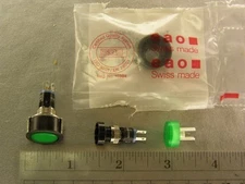 2 eao 18-167.035 Round Illuminated Pushbutton Switches Green Lens & Bezel